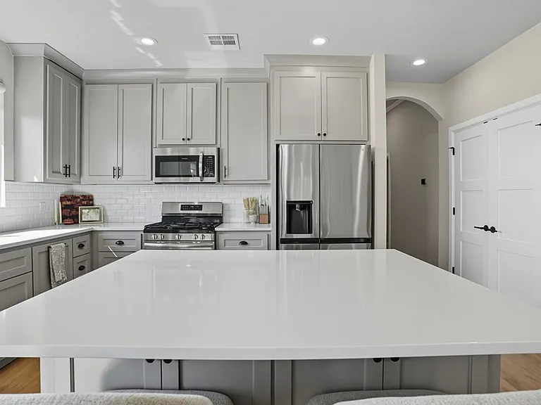 4200 Abbey Park Dr — Photo 15