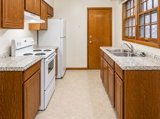 562 S Church St #2W, Decatur, IL 62521