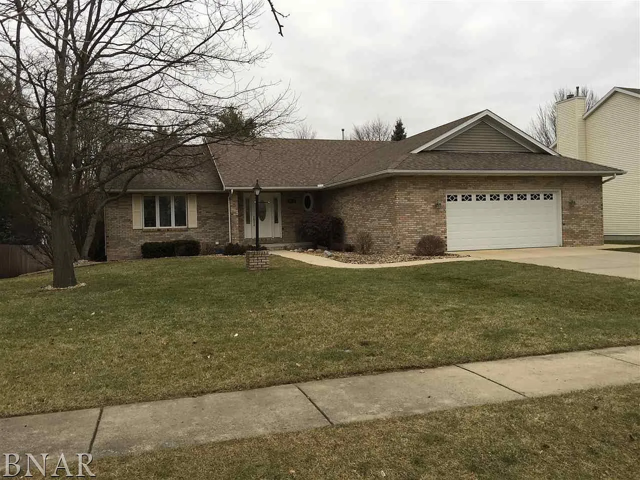 3212 Suffolk Way photo 1