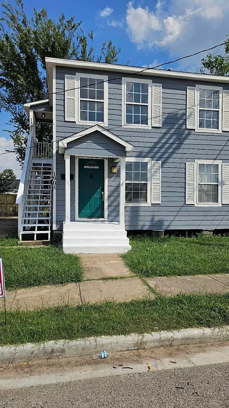 2 bed, 858 sqft, $1,350 — Photo 1