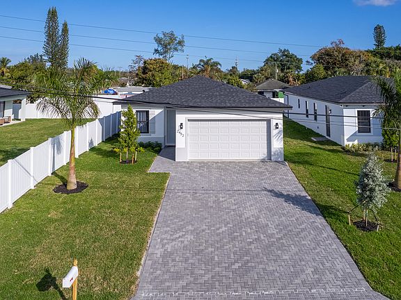 2nd image of 2452 Cecelia Street