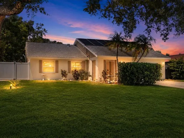 4089 King Richard Dr, Sarasota, FL 34232