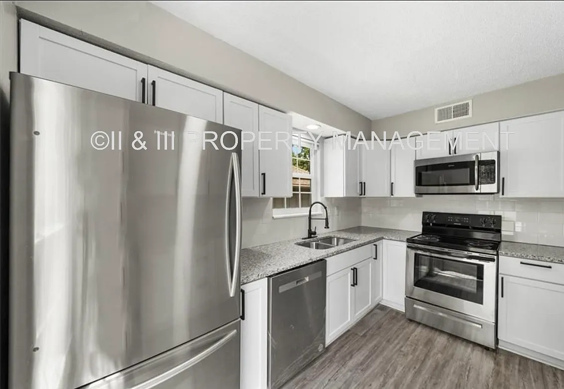 9406 West 83rd Street - 1 — Photo 3