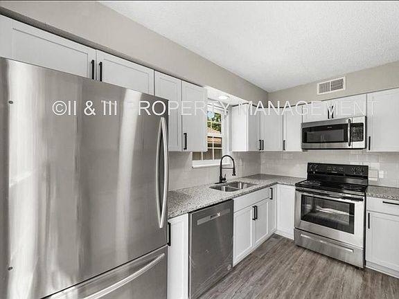 3rd image of 9406 W 83rd St