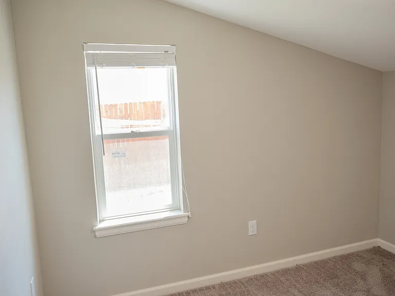 307 N 10th Ave — Photo 15