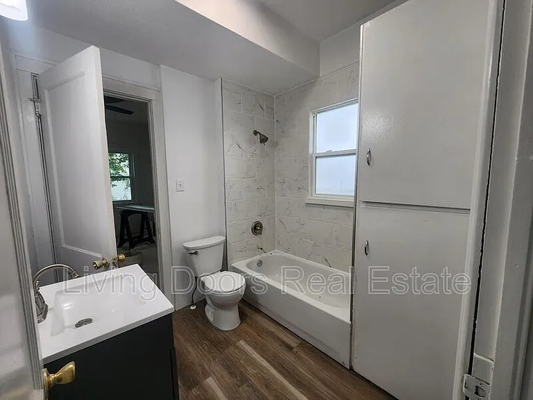 711 N 30th St #1 — Photo 5