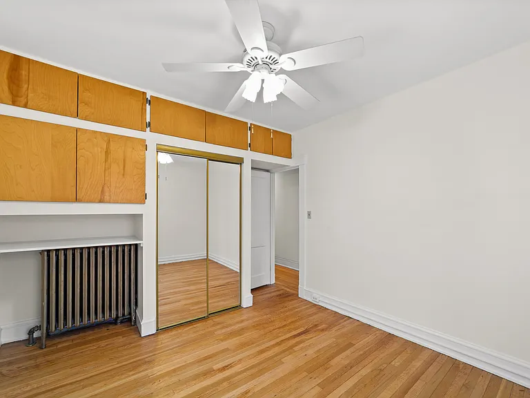 Primary Bedroom (2)