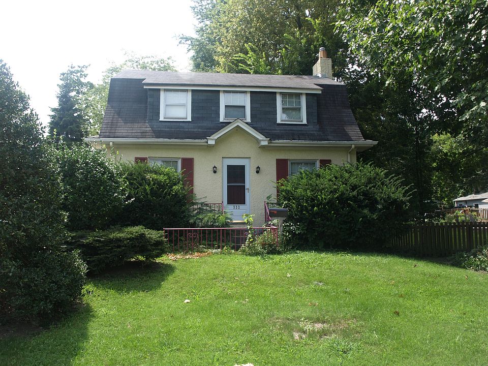 1st image of 322 W Essex Ave