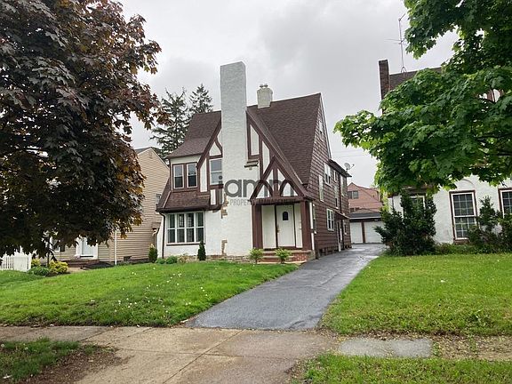 3rd image of 3627 Lindholm Rd