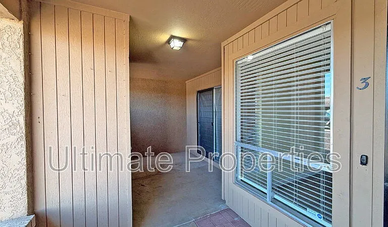 409 W Pontiac Dr #3 — Photo 11
