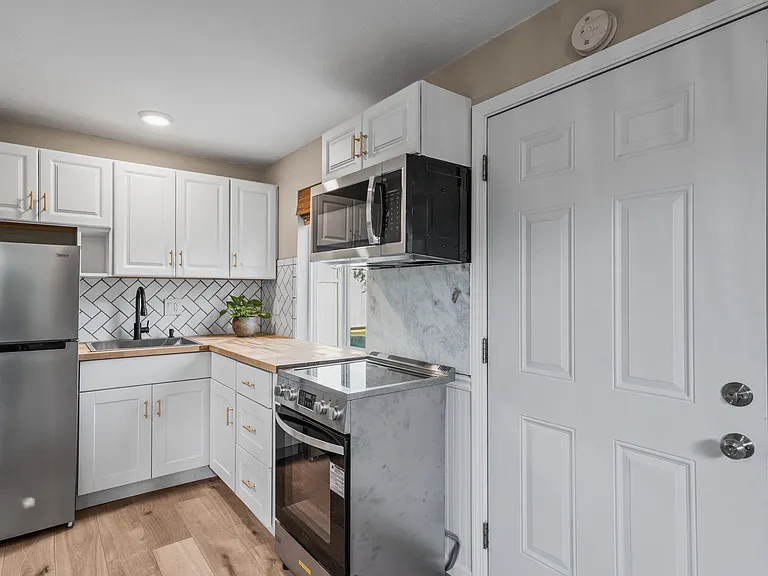 1736 Kearney Ave #B — Photo 1