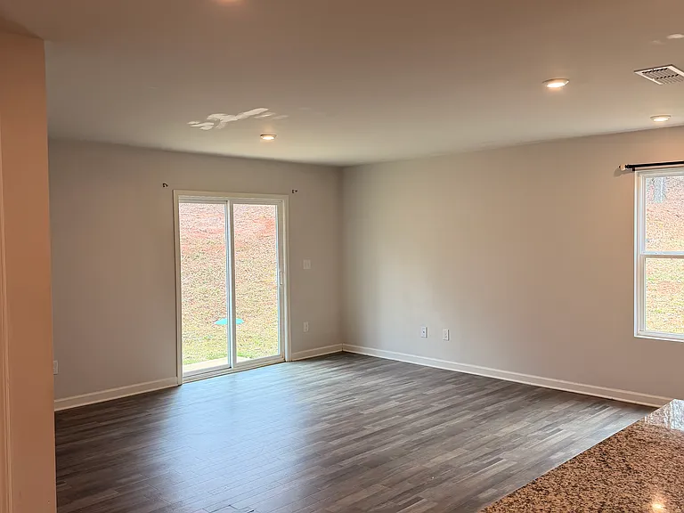 241 Hallie Ln — Photo 10