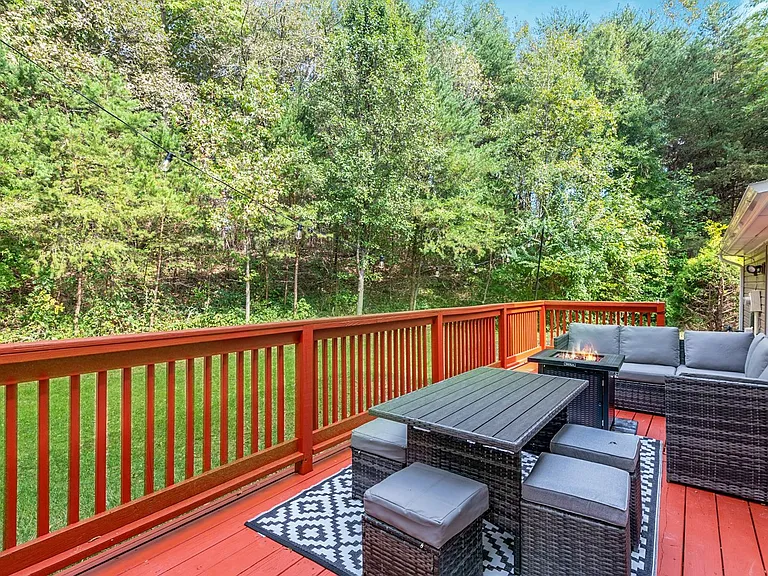 4126 Silver Fox Ct — Photo 32