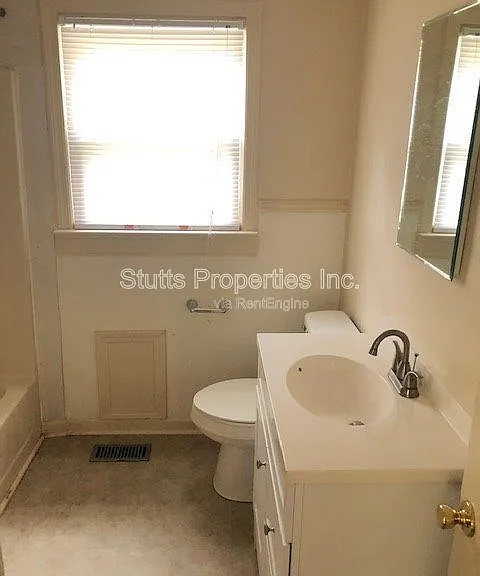 1938 Shade Ave — Photo 9