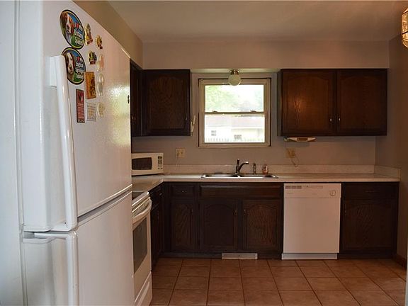 4th image of 1655 Wiltshire Dr