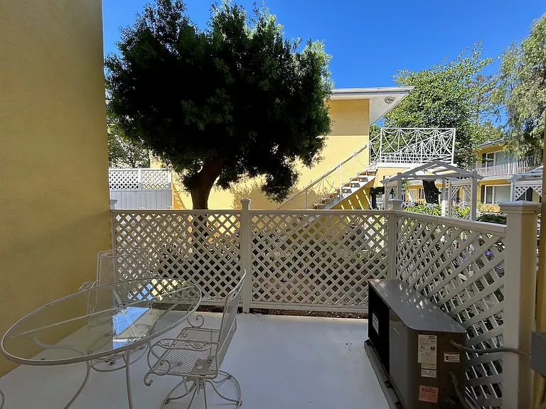 626 N Monterey St #M — Photo 14