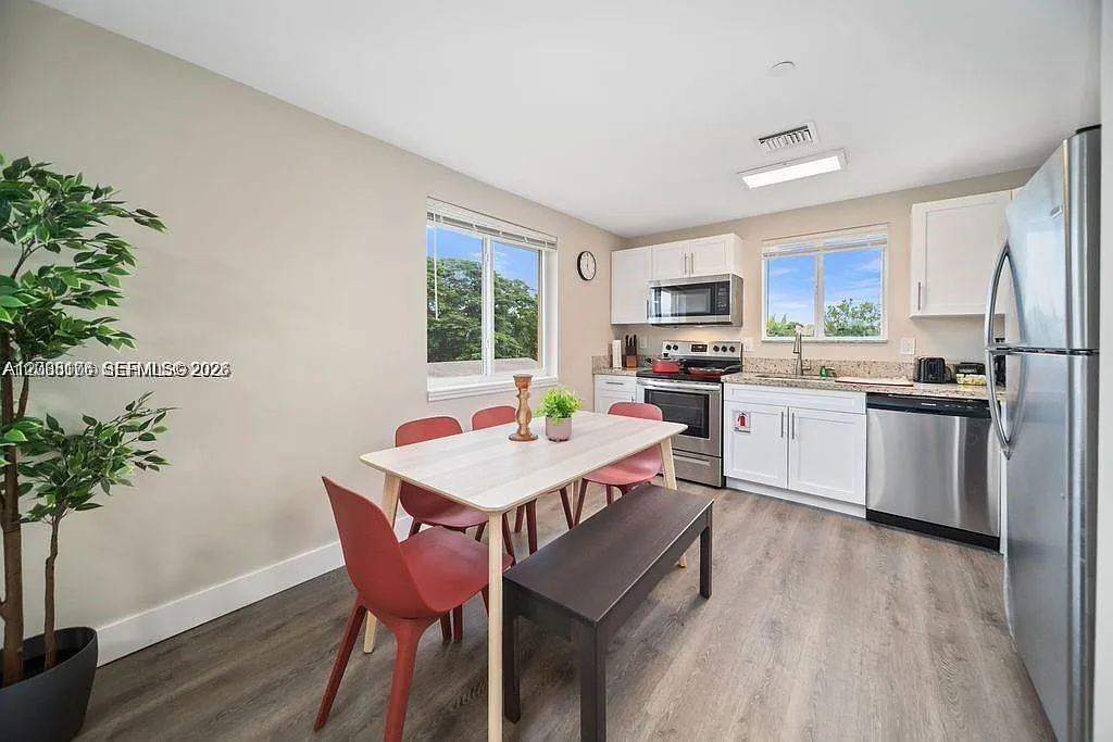 Hollywood Terrace — Photo 4
