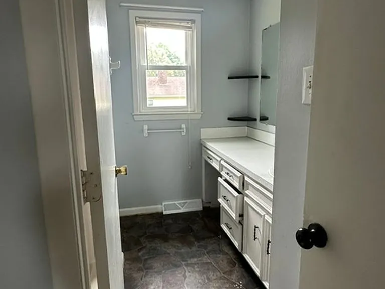 1570 Tanglewood Dr — Photo 4
