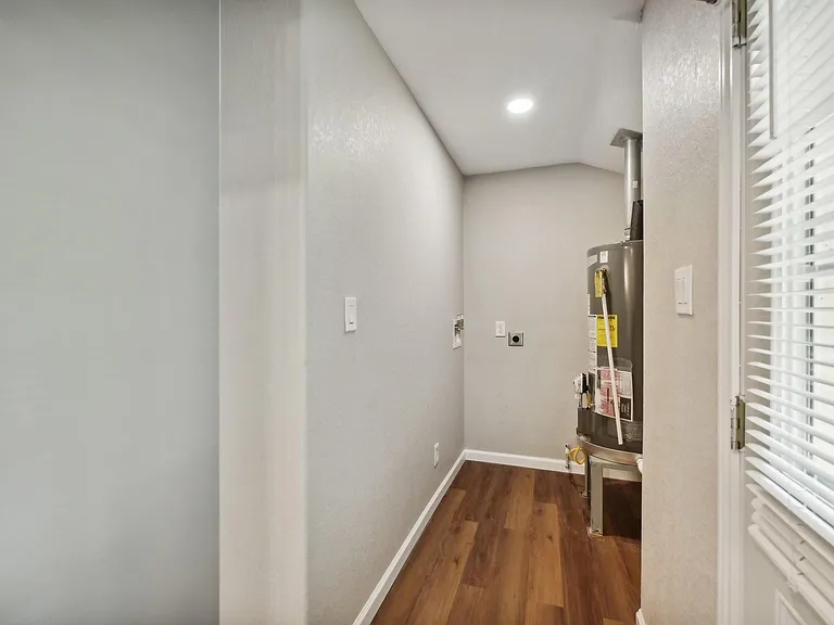 317 Redwood St — Photo 18