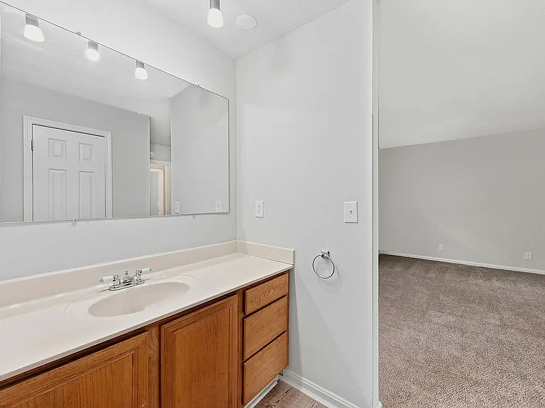 4321 Westwood Northern Blvd — Photo 29