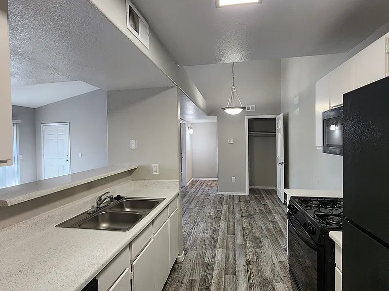 Alterra Apartments — Photo 30