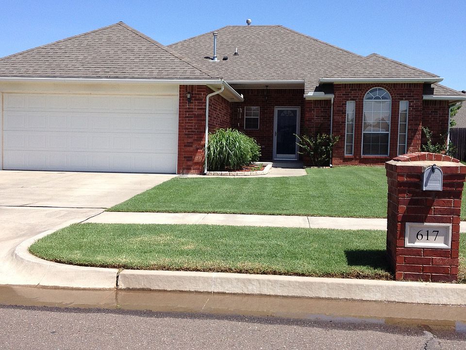 1st image of 617 SW 163rd St