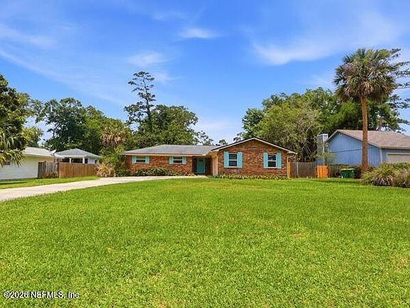 3rd image of 17 OAKS Drive