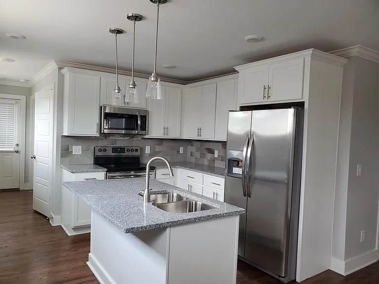 6018 California Ave — Photo 15