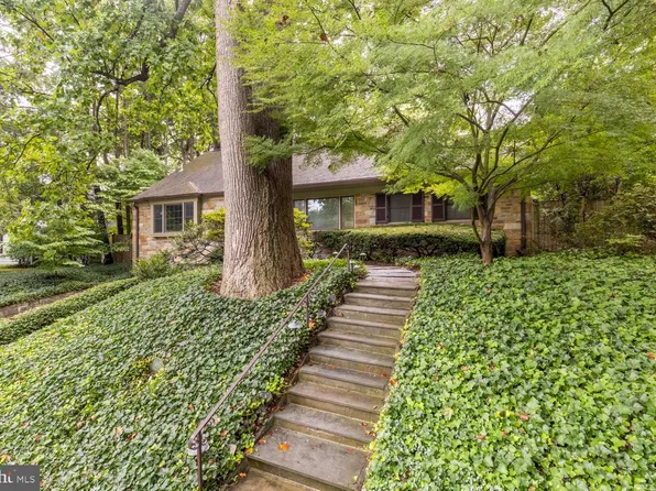 5810 Overlea Rd, Bethesda, MD 20816