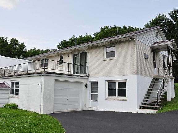 Garage and Patio deck 14' x 25'