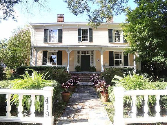 2nd image of 419 College St