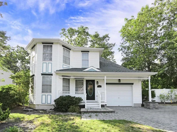 6411 Tanglewood Dr, Mays Landing, NJ 08330