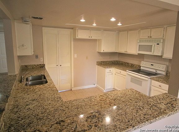 5th image of 4531 Briardale St