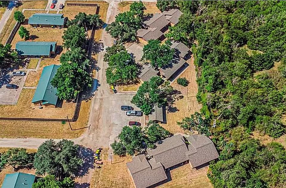 2nd image of 3950 Hile Rd