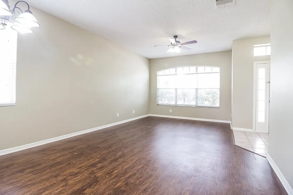 4 bed, 2.0 bath, 1972 sqft, $2,785 — Photo 3