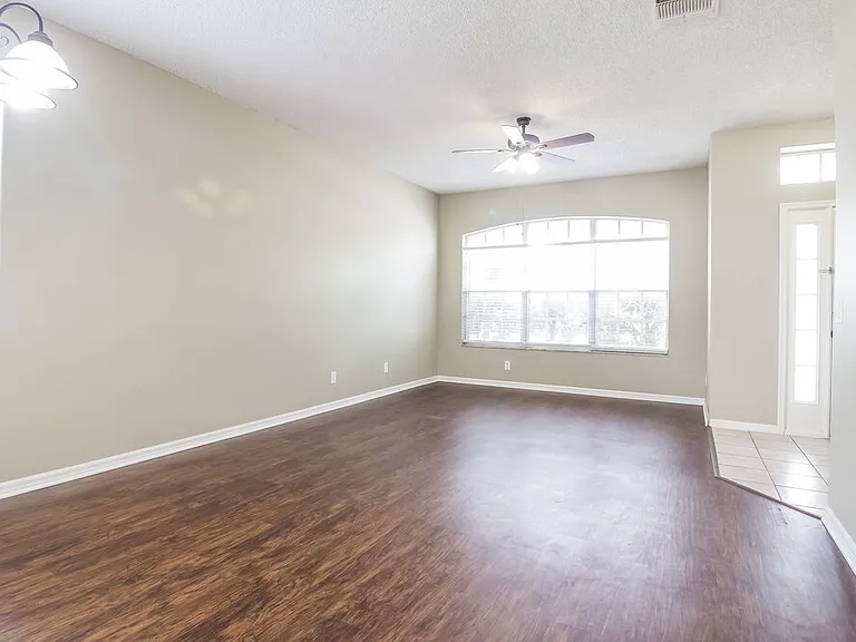 120 Portstewart Dr — Photo 3