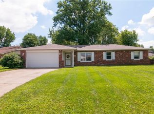 2915 Flintwood Dr, Columbus, IN 47203