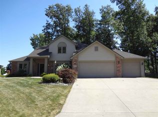 8823 Sandpiper Ct, Fort Wayne, IN