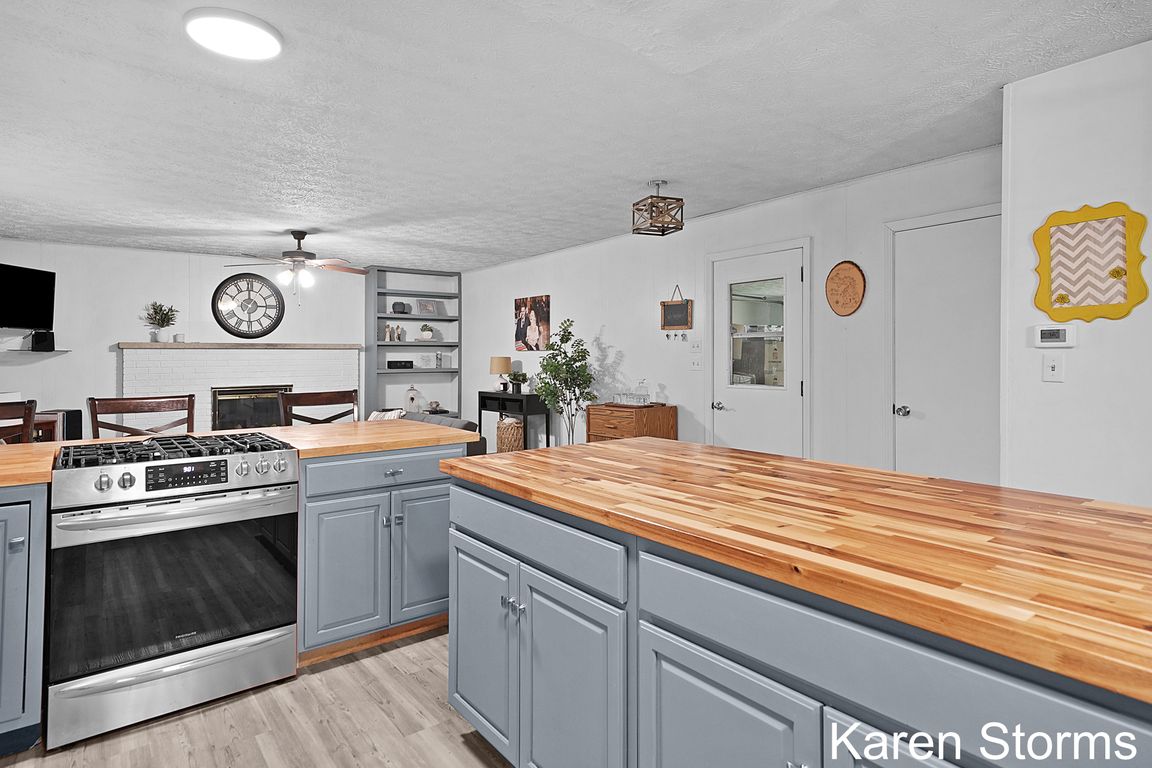 next background image