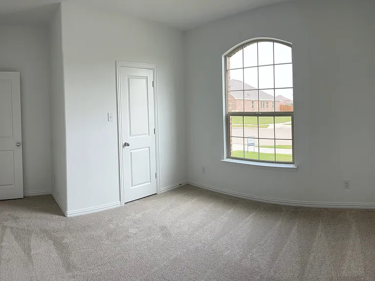 252 Ardsley Ln — Photo 9