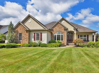 2332 Rivers Edge Dr, Willoughby Hills, OH 44094