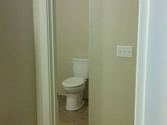 5th image of 3305 Sawyer St