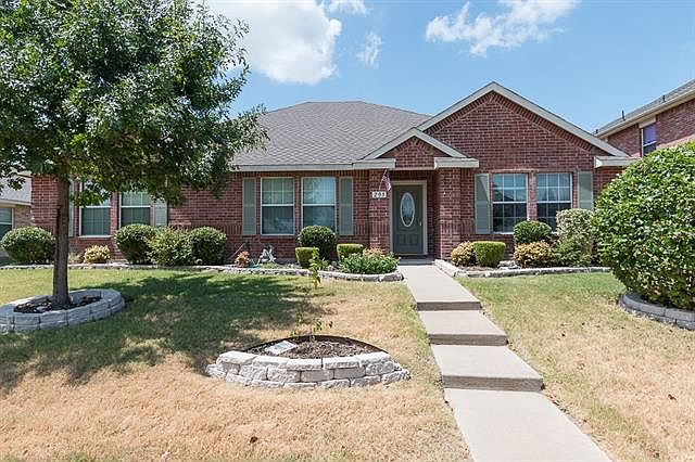1st image of 205 Fox Hollow Dr