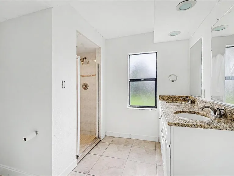 913 Lytle St SW — Photo 7