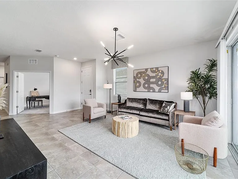 5358 NW 48th Pl — Photo 7