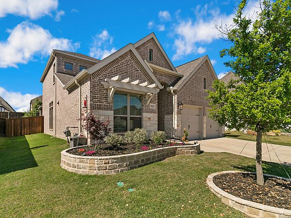 3rd image of 9501 Acorn Ln