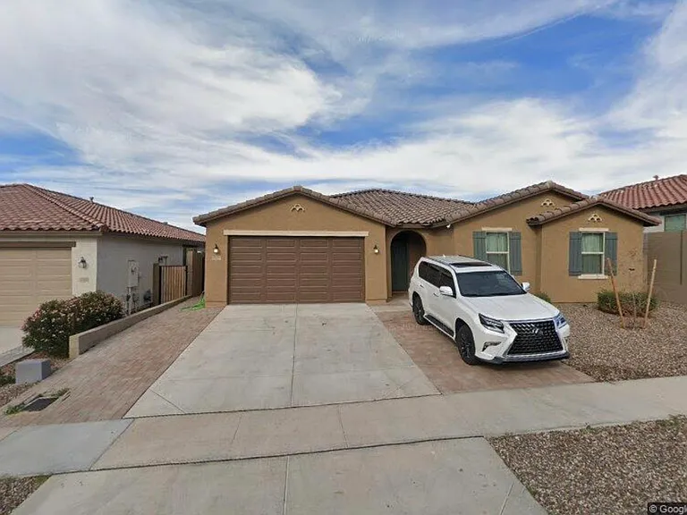 3040 W Monte Way — Photo 1