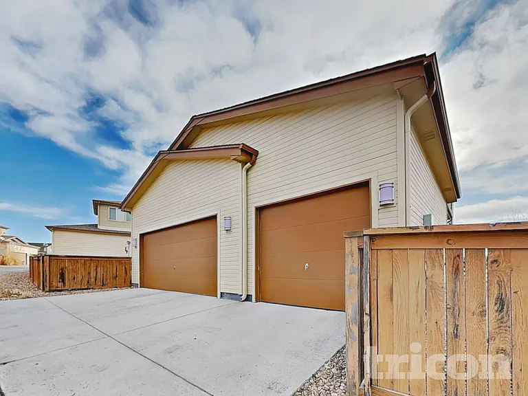 10239 Southlawn Cir — Photo 17