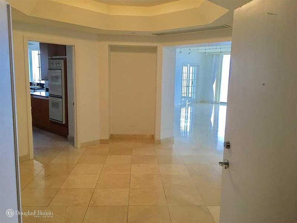 2nd image of 21050 Point Pl APT 1904