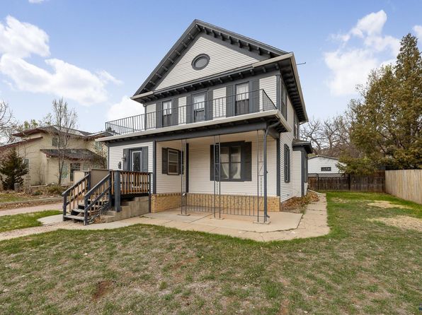 209 N 6th St, Hot Springs, SD 57747